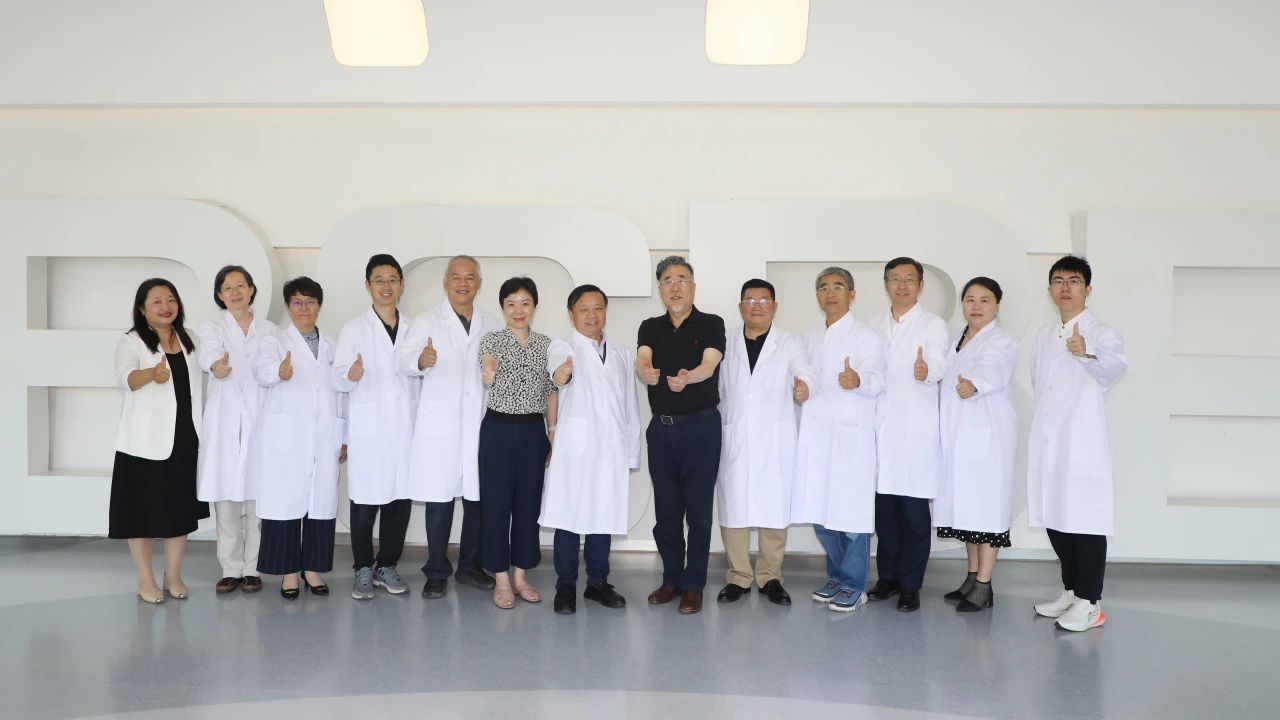 �йش�ҽ����е��ҵͬ�˵��п�����8ͷ�����Ψһ�ٷ���վ��Ϸ����